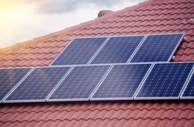 Panneaux photovoltaïques Panneaux photovoltaiques profitant de l'énergie solaire