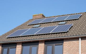 Maison équipée de panneaux solaires