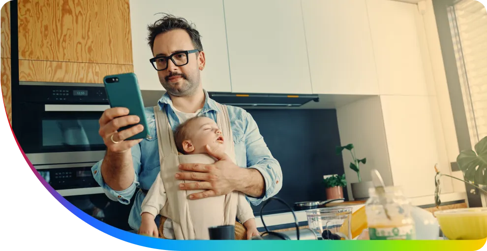 Papa et bébé dans la cuisine - Desktop